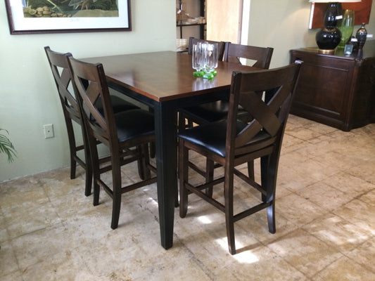 Dining Table & Chairs