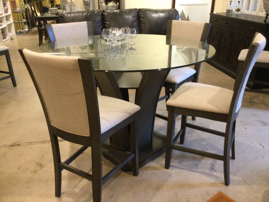 Dining Table & Chairs